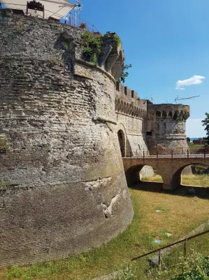 Colle Val d'Elsa - Porta Nuova (New Gate)