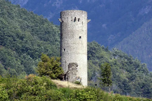 Comano Castle