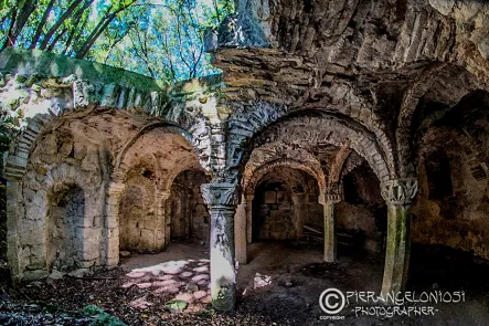 Monastery of S. Salvatore di Giugnano - The Crypt