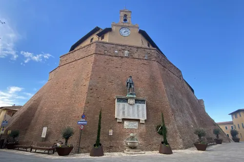 Castello dei Vicari - Lari
