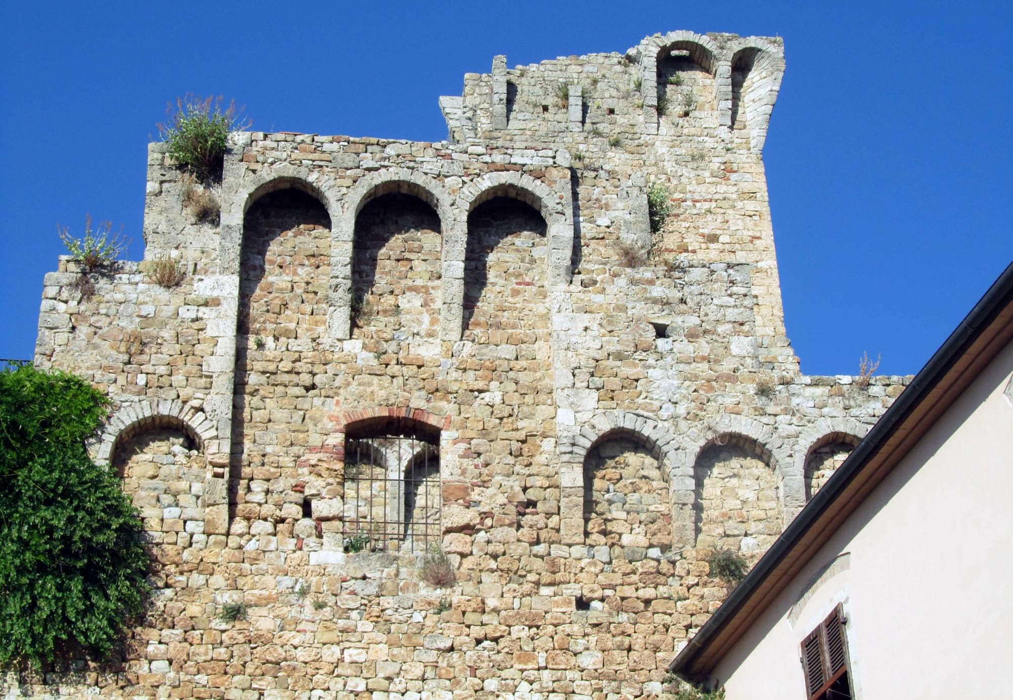 Fortezza Senese E Mura Di Massa Marittima Grosseto