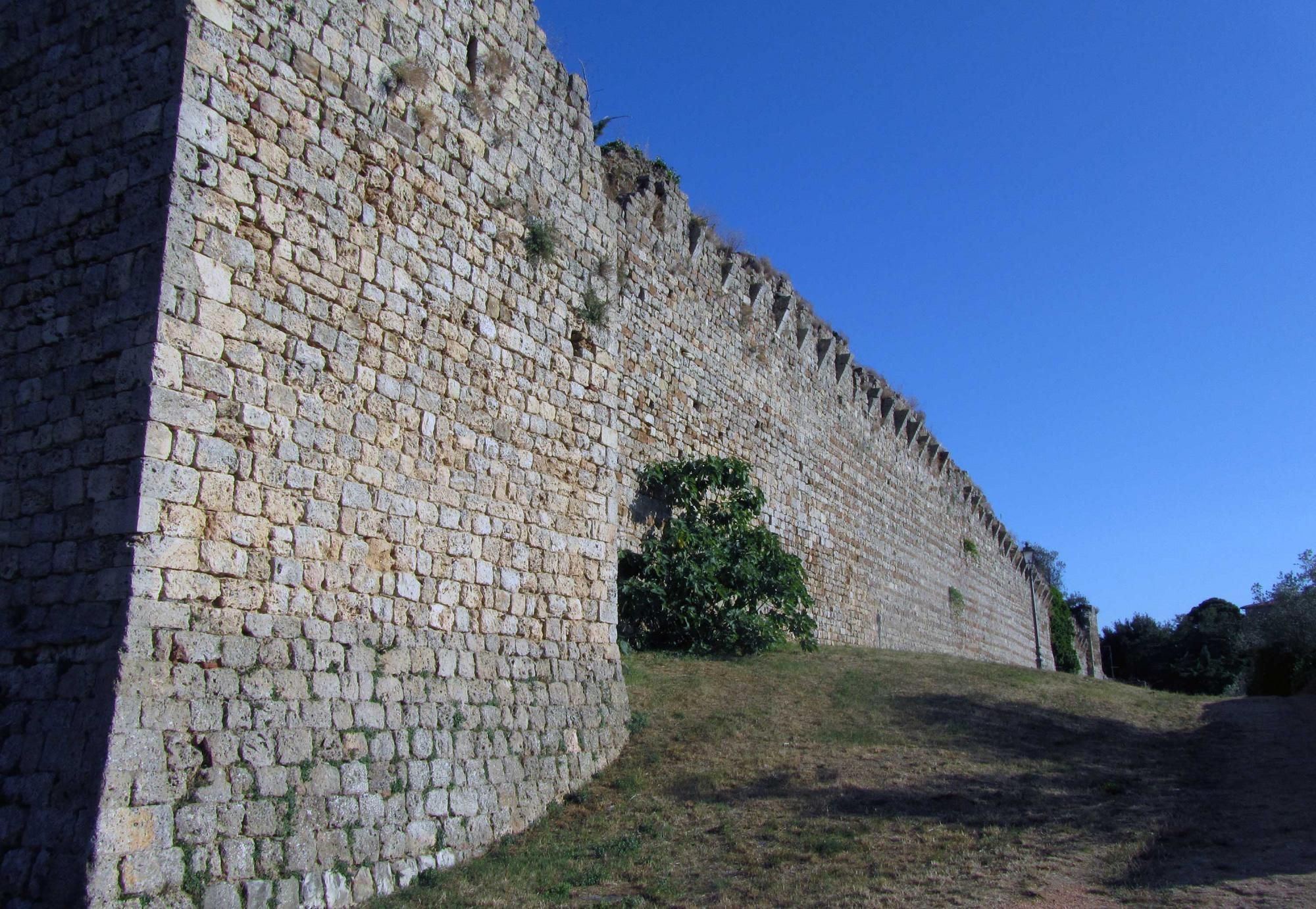 Fortezza Senese E Mura Di Massa Marittima Grosseto