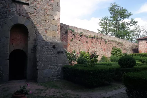 Rocca del Cerruglio and Town Walls of Montecarlo