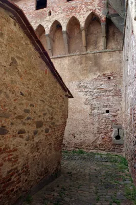 Rocca del Cerruglio e Mura di Montecarlo