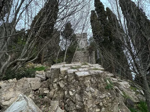 Monteloro Castle