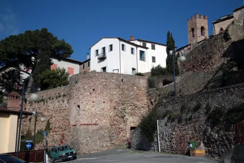 Montepescali Town Walls