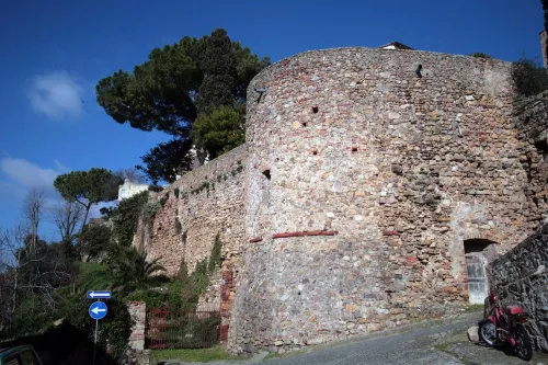 Montepescali Town Walls