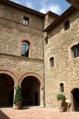 Castello di Poggio alle Mura - Castello Banfi