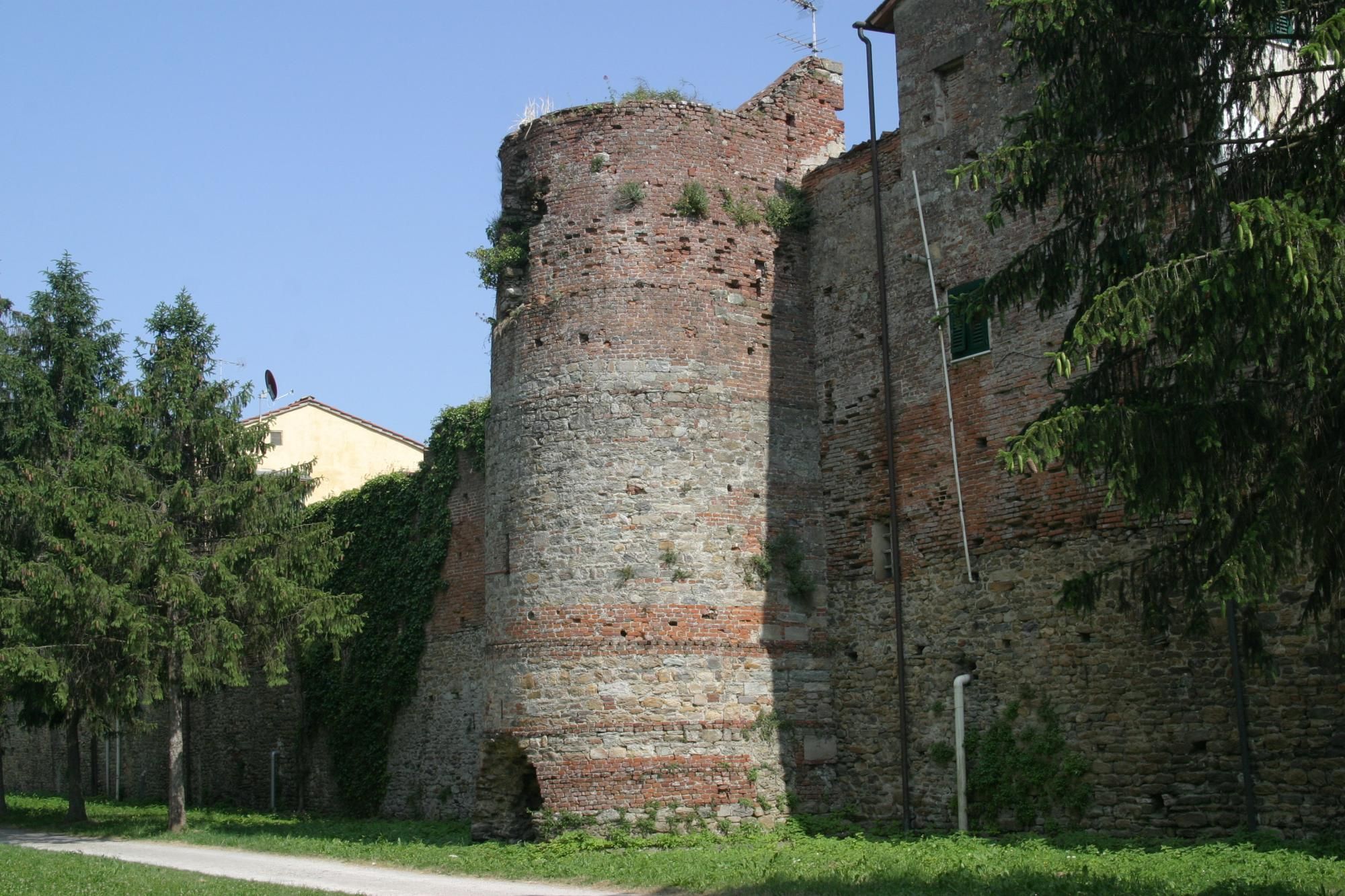 Rocca e Mura di Vicopisano Pisa