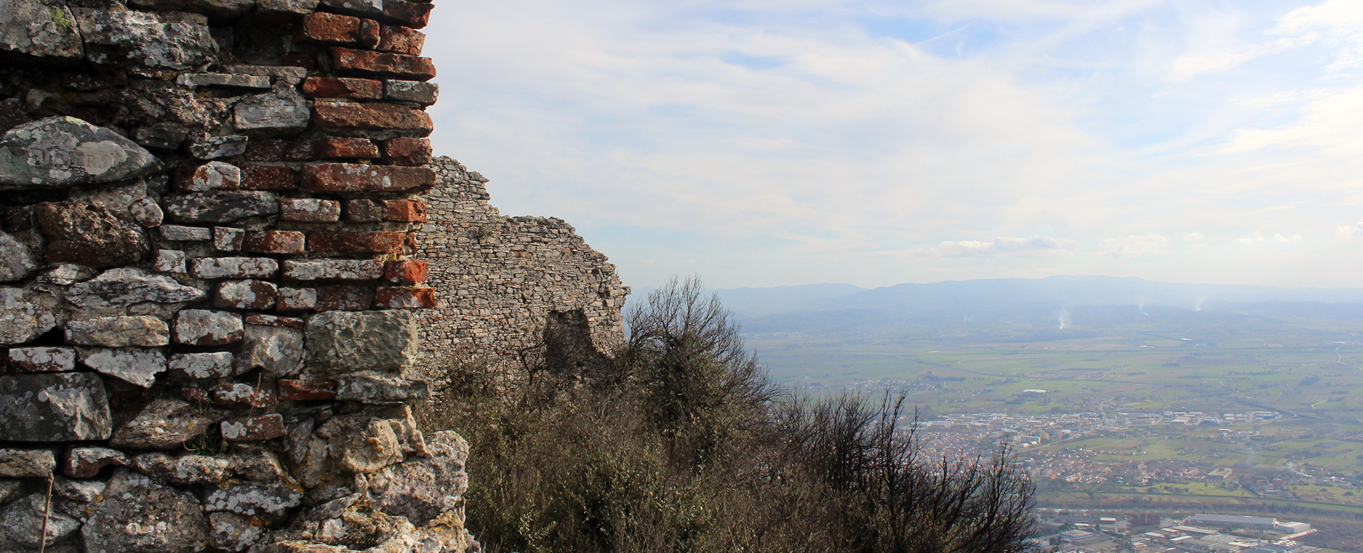 Rocca della Verruca---verruca---La fortezza della Verruca ha sempre costituito un quasi inespugnabile caposaldo per tutti gli eserciti e le potenze interessate alla conquista del territorio circostante.