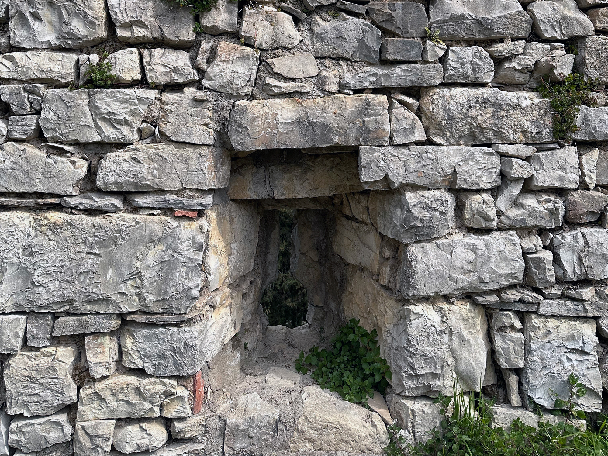 Castello di Monteluco a Lecchi