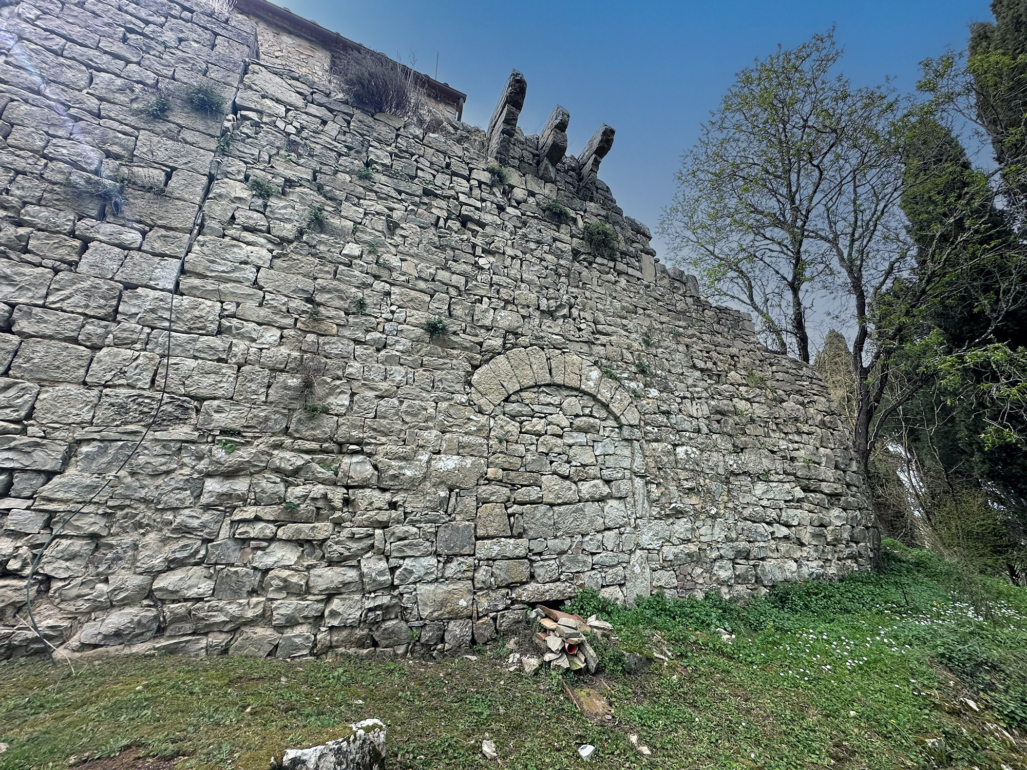 Castello di Monteluco a Lecchi