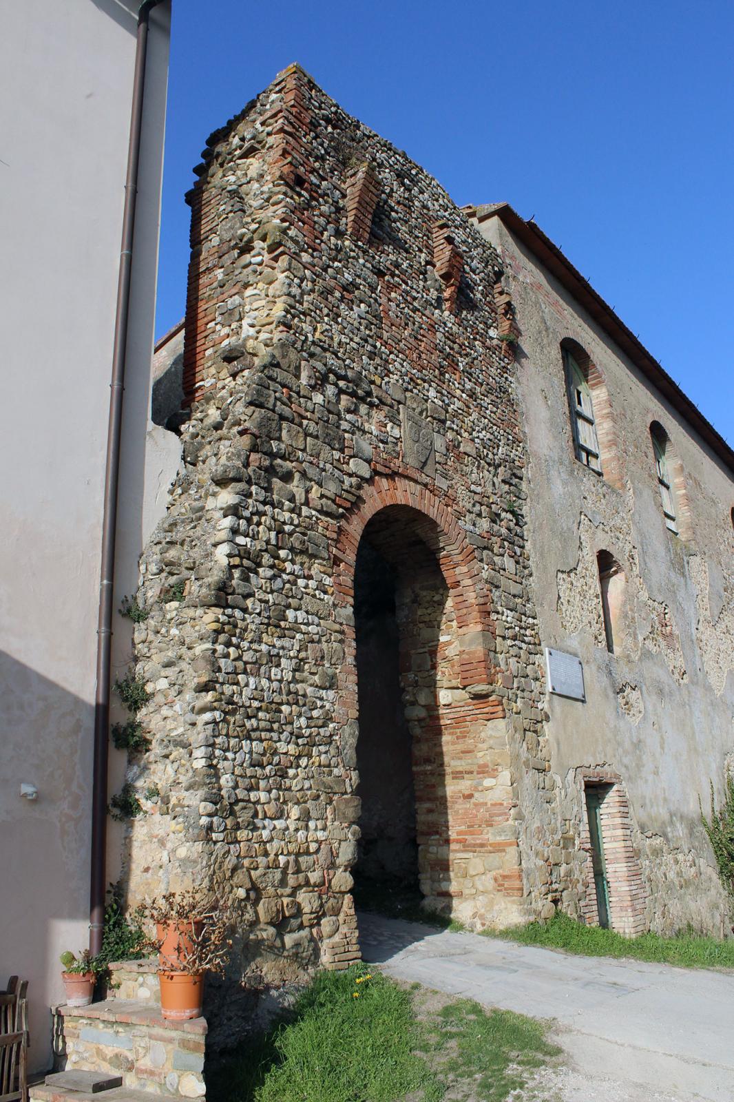 Borgo Fortificato di Lucardo