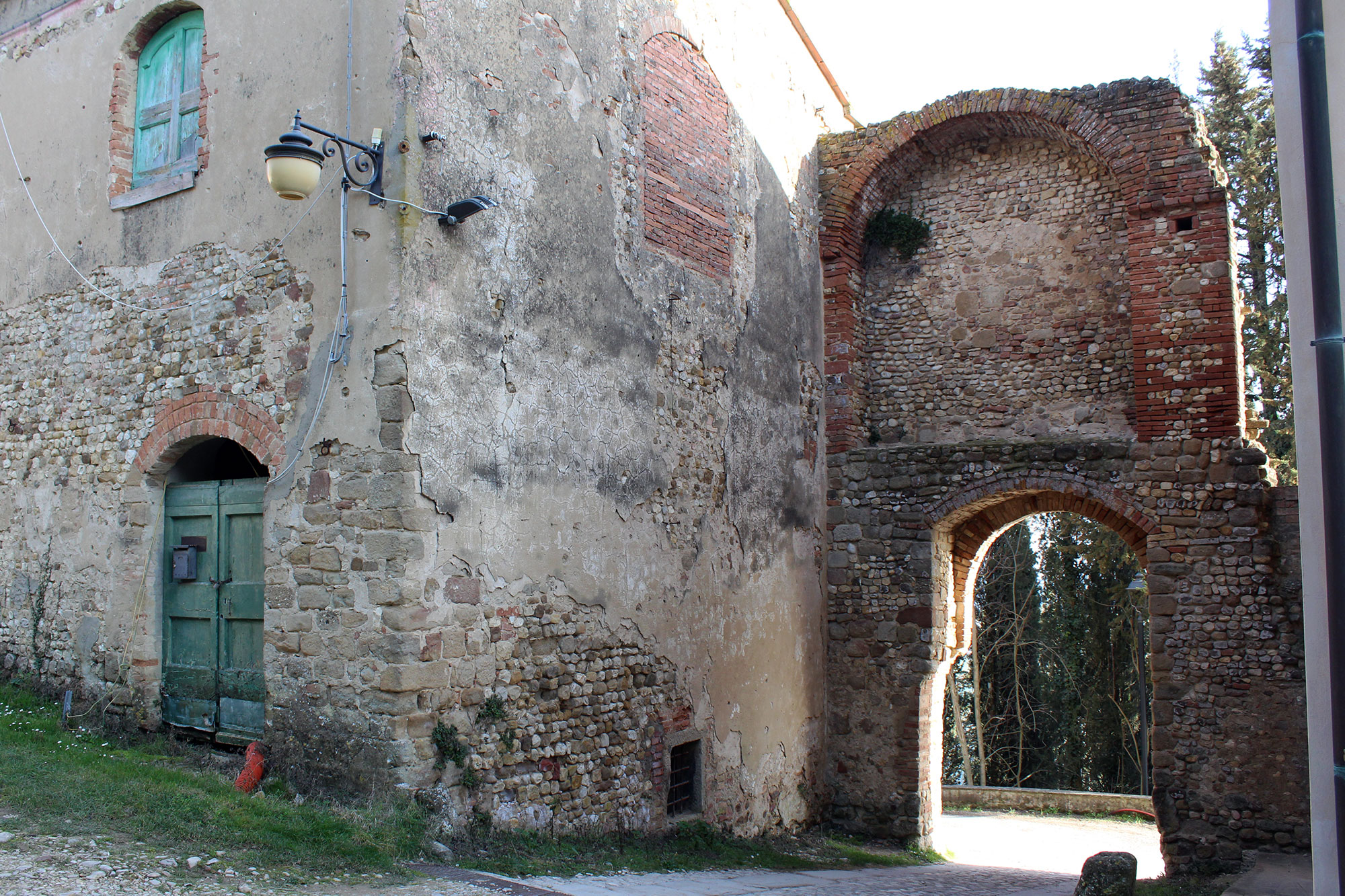 Borgo Fortificato di Lucardo