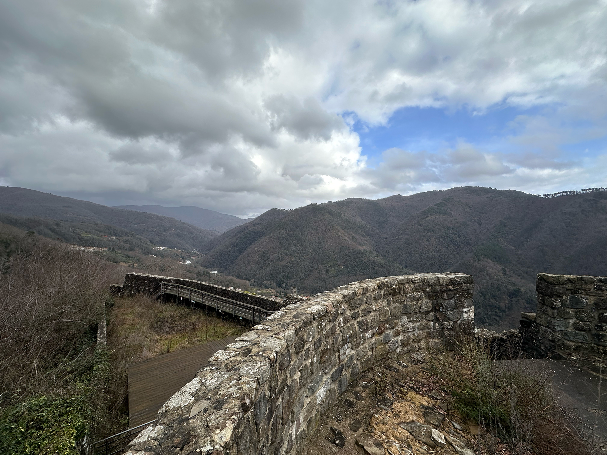 Rocca di Villa Basilica