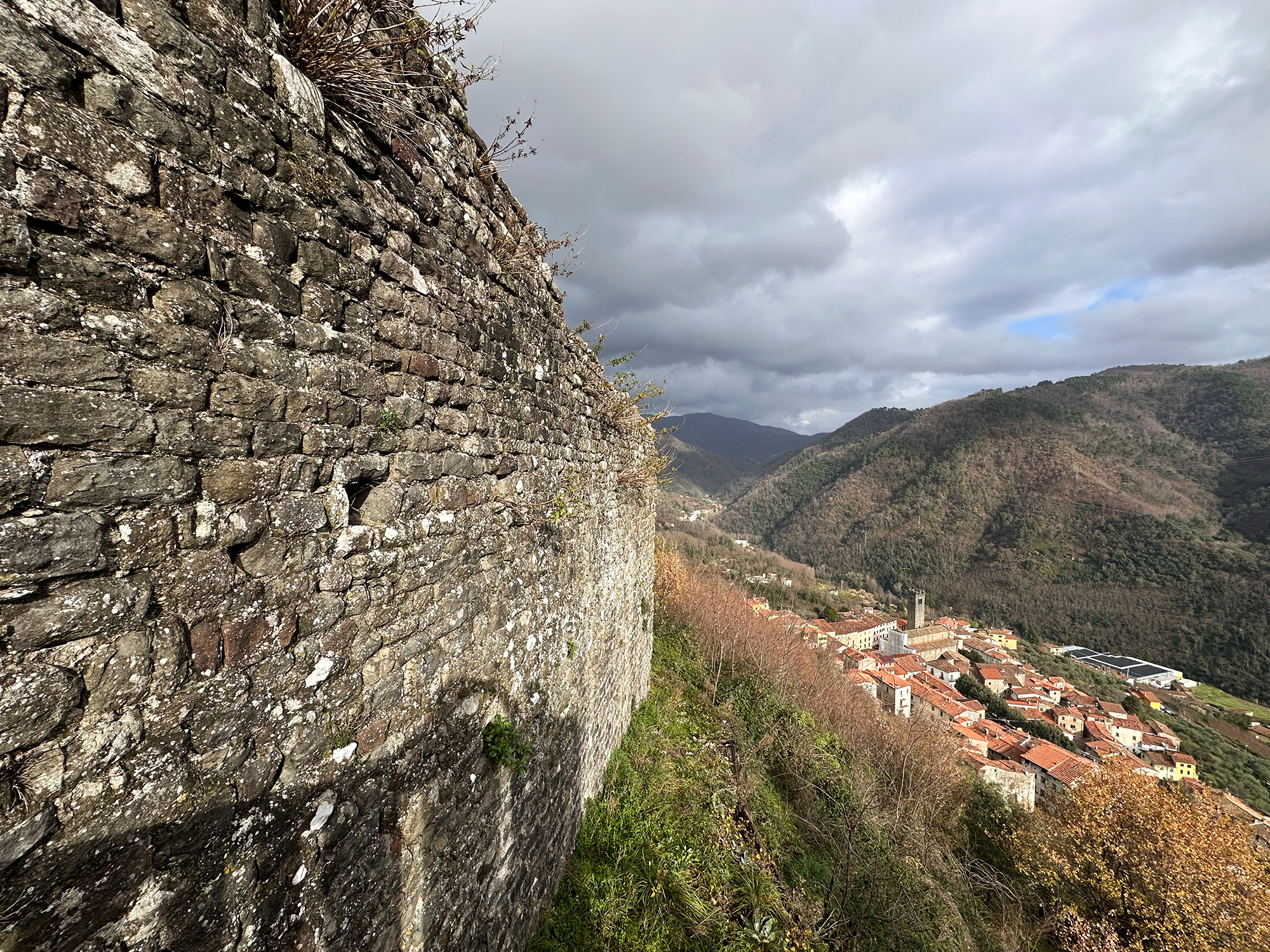 Rocca di Villa Basilica