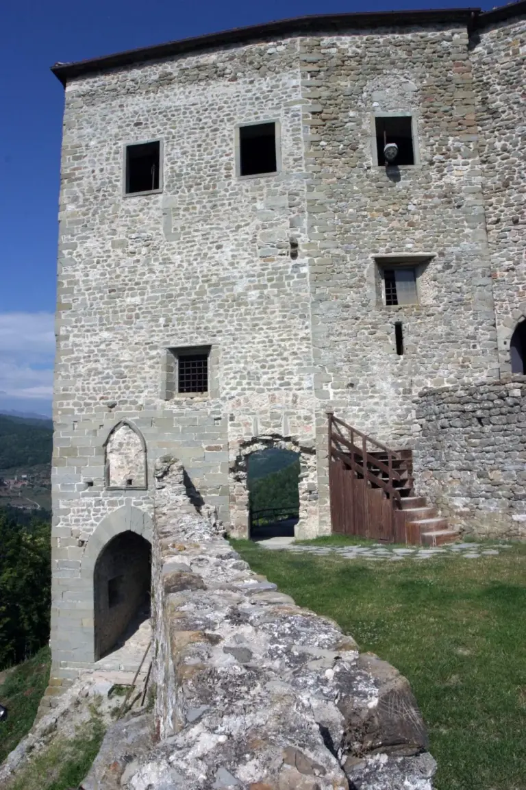 Castello dell'Aquila 7