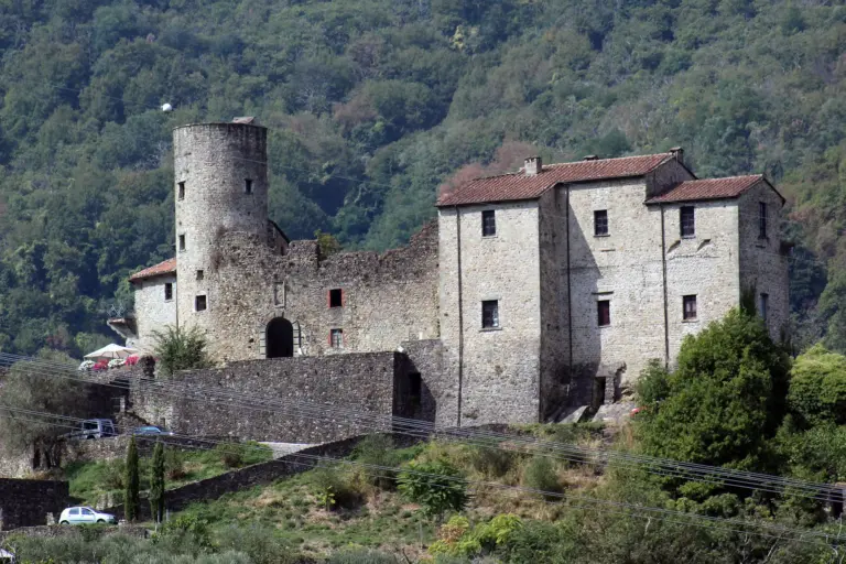 Castello e Borgo di Castevoli 4