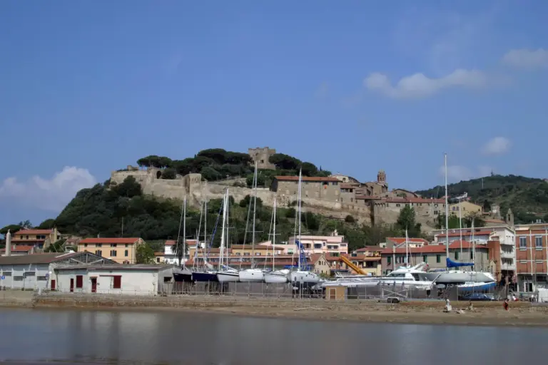 Castello e Mura di Castiglione della Pescaia 1