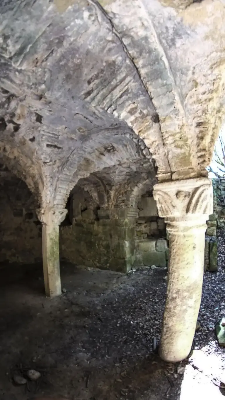 Cripta di Giugnano - Abbazia di San Salvatore 17