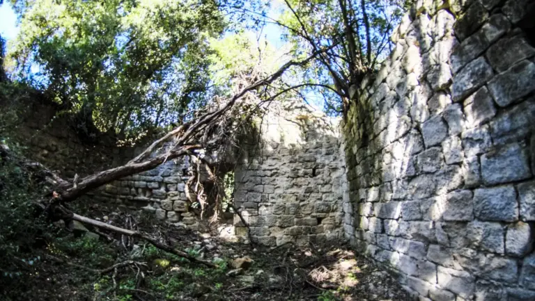 Cripta di Giugnano - Abbazia di San Salvatore 16