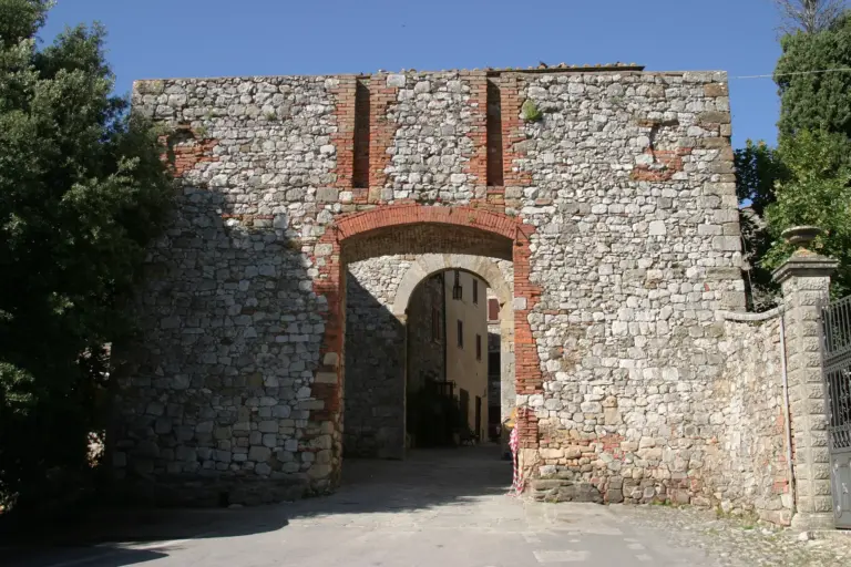 Montefollonico - Le Mura 3