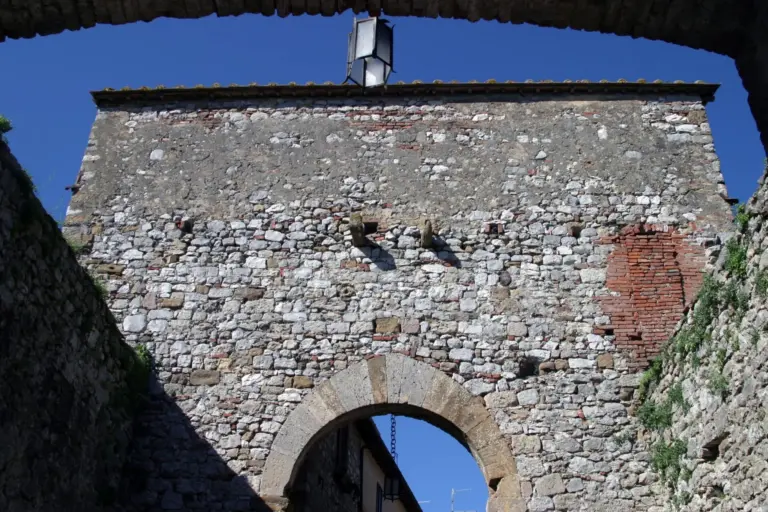 Montefollonico - Le Mura 5