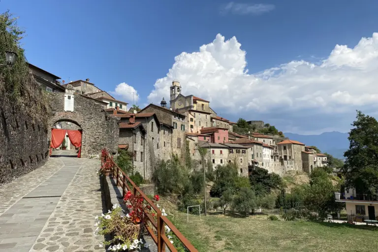 Mulazzo - Castello Malaspina e Torre di Dante 4