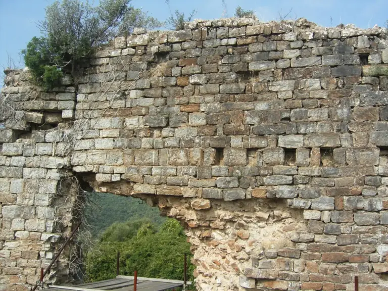 Castel Pietra 8