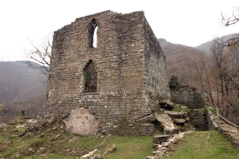 Castello di Sambuca Pistoiese 1