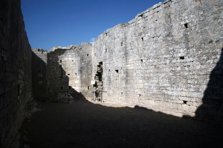 Rocca San Silvestro 12