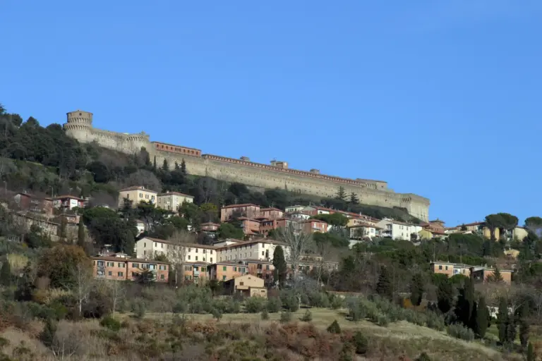 Rocca Medicea e Mura di Volterra 1